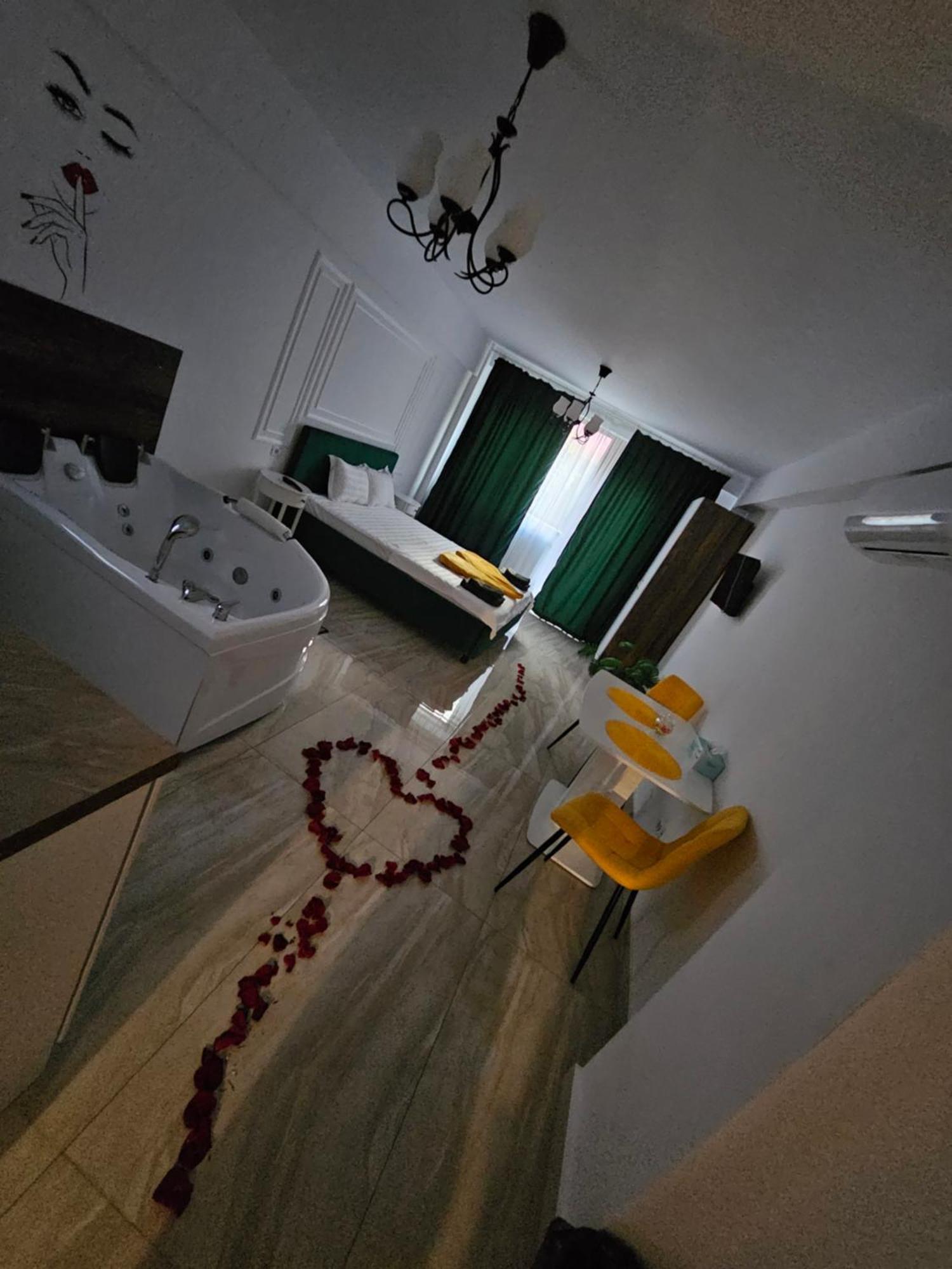 Didi Apartament Craiova Exterior foto