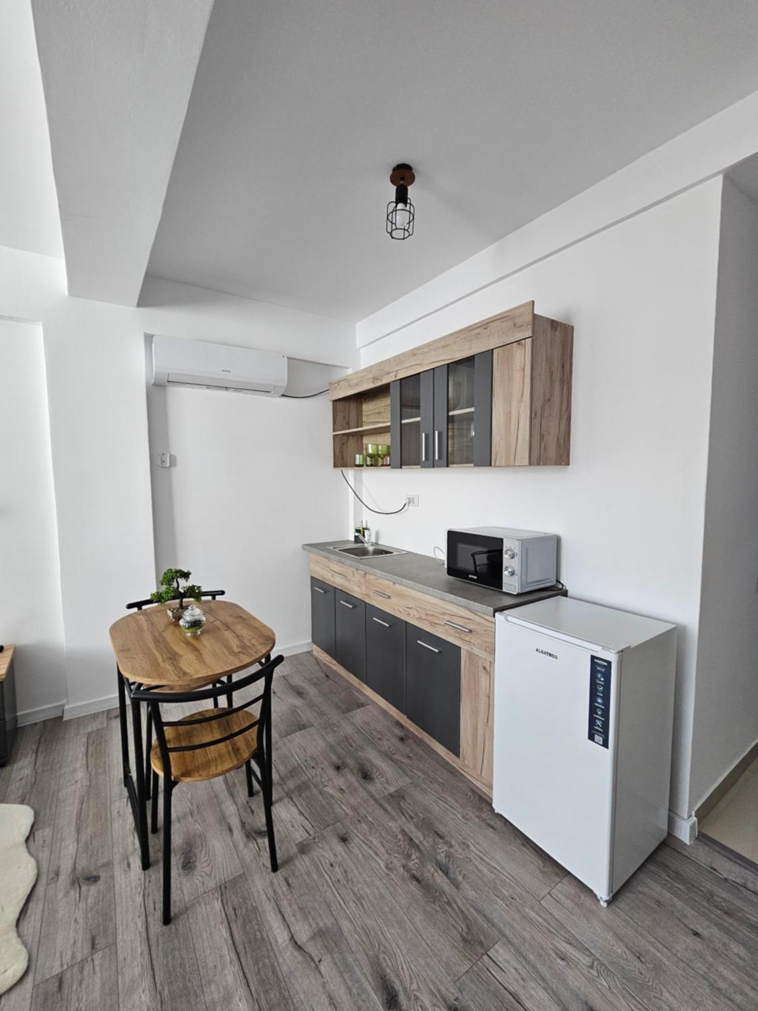 Didi Apartament Craiova Exterior foto